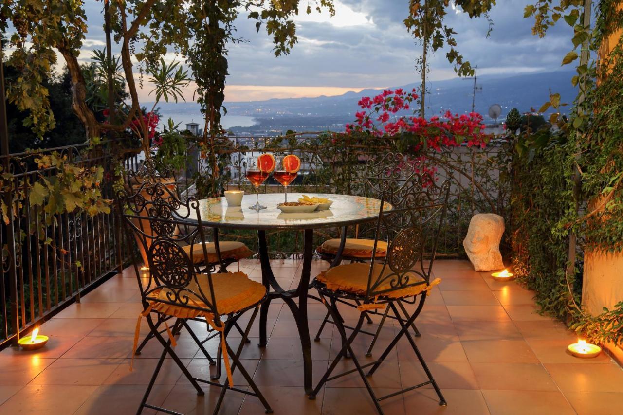 Le Terrazze Del Teatro Greco Villa Taormina Exterior foto