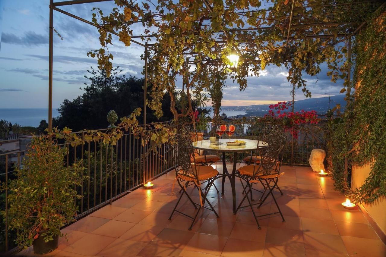 Le Terrazze Del Teatro Greco Villa Taormina Exterior foto